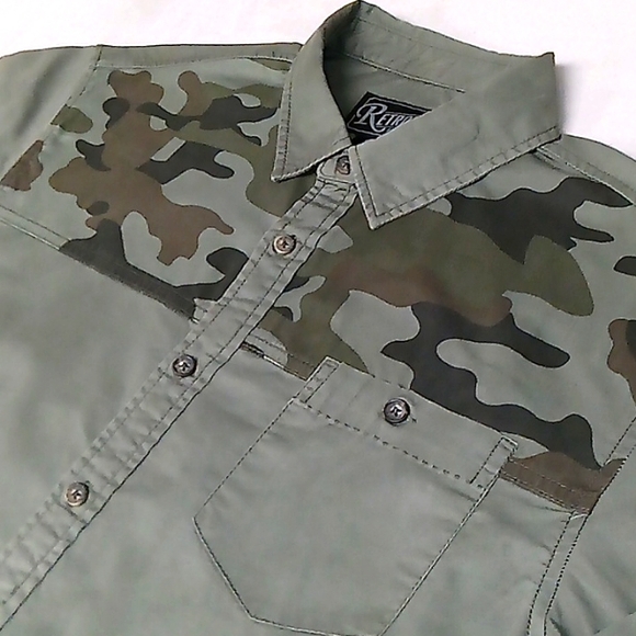Retrofit..Long Sleeve Button Down..Sz S..Green - Picture 3 of 5
